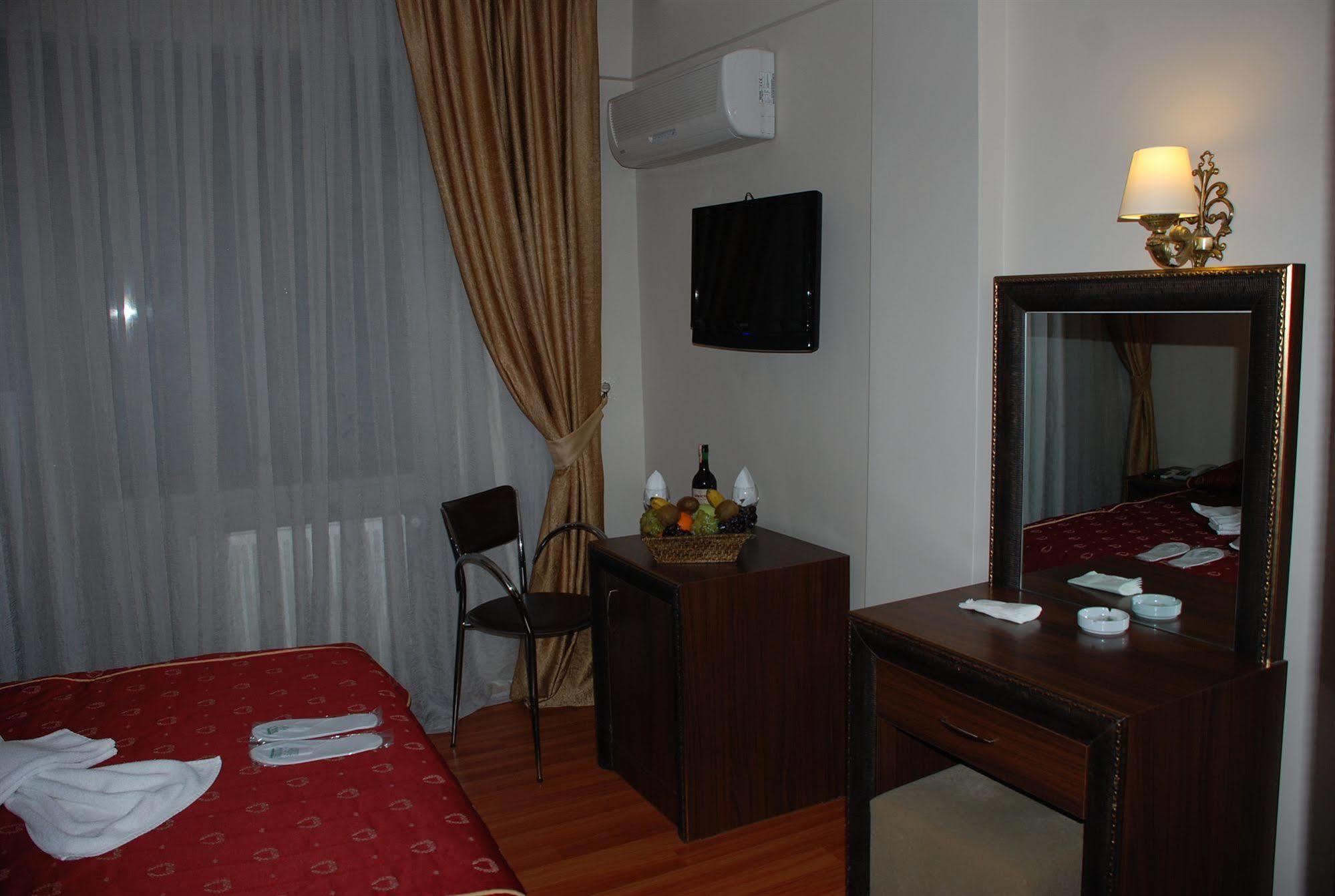 K Royal Hotel - Old City Istanbul Exterior photo